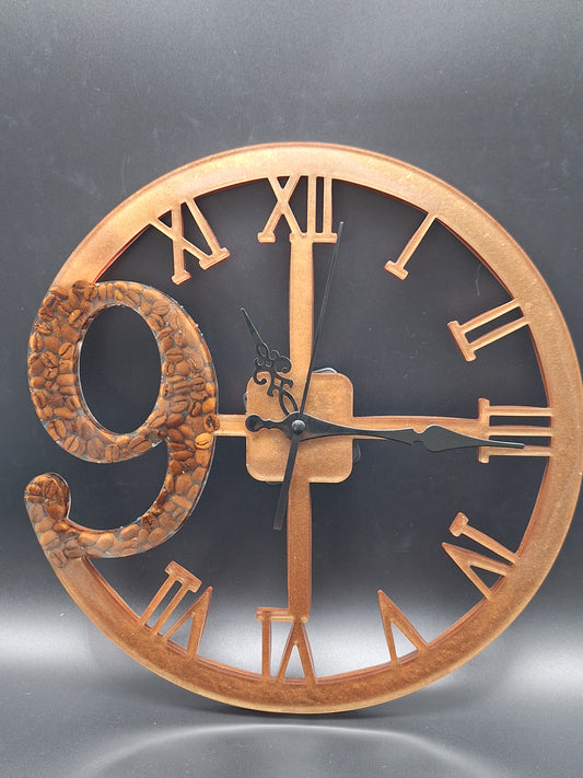 Design-Wanduhr mit römischen Ziffern – Stil trifft auf Zeitgefühl