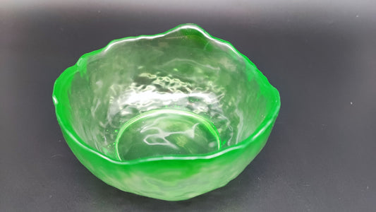 Dekoschale in Grün – funktionales Kunstobjekt mit Stil