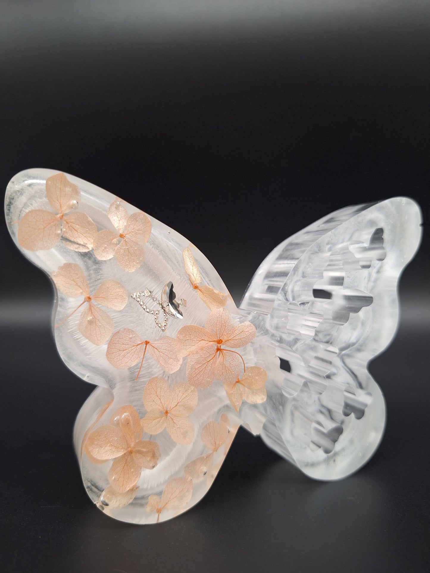 Epoxidharz Schmetterling 14 x 10 cm mehrschichtig mit holografischem Glitzer