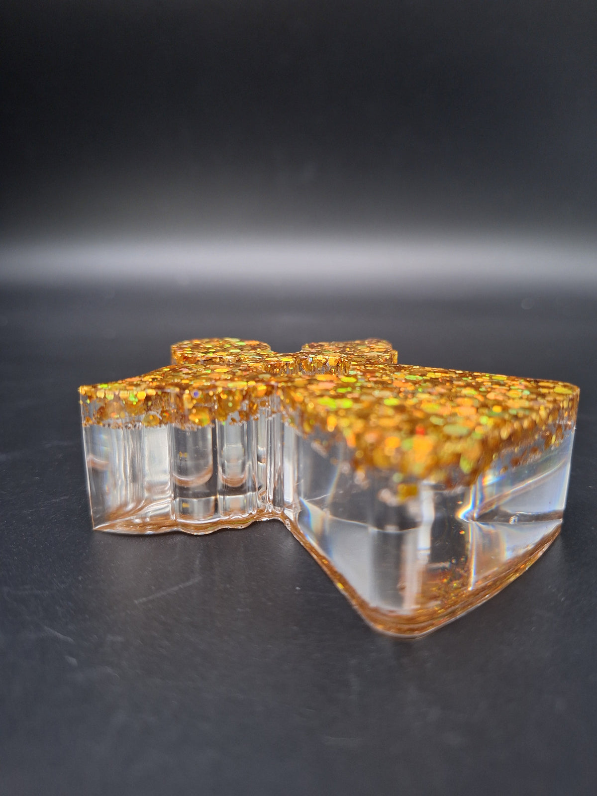 Deko-Engel mit goldenem Hologramm-Glitzer | 7,5 × 6,5 cm