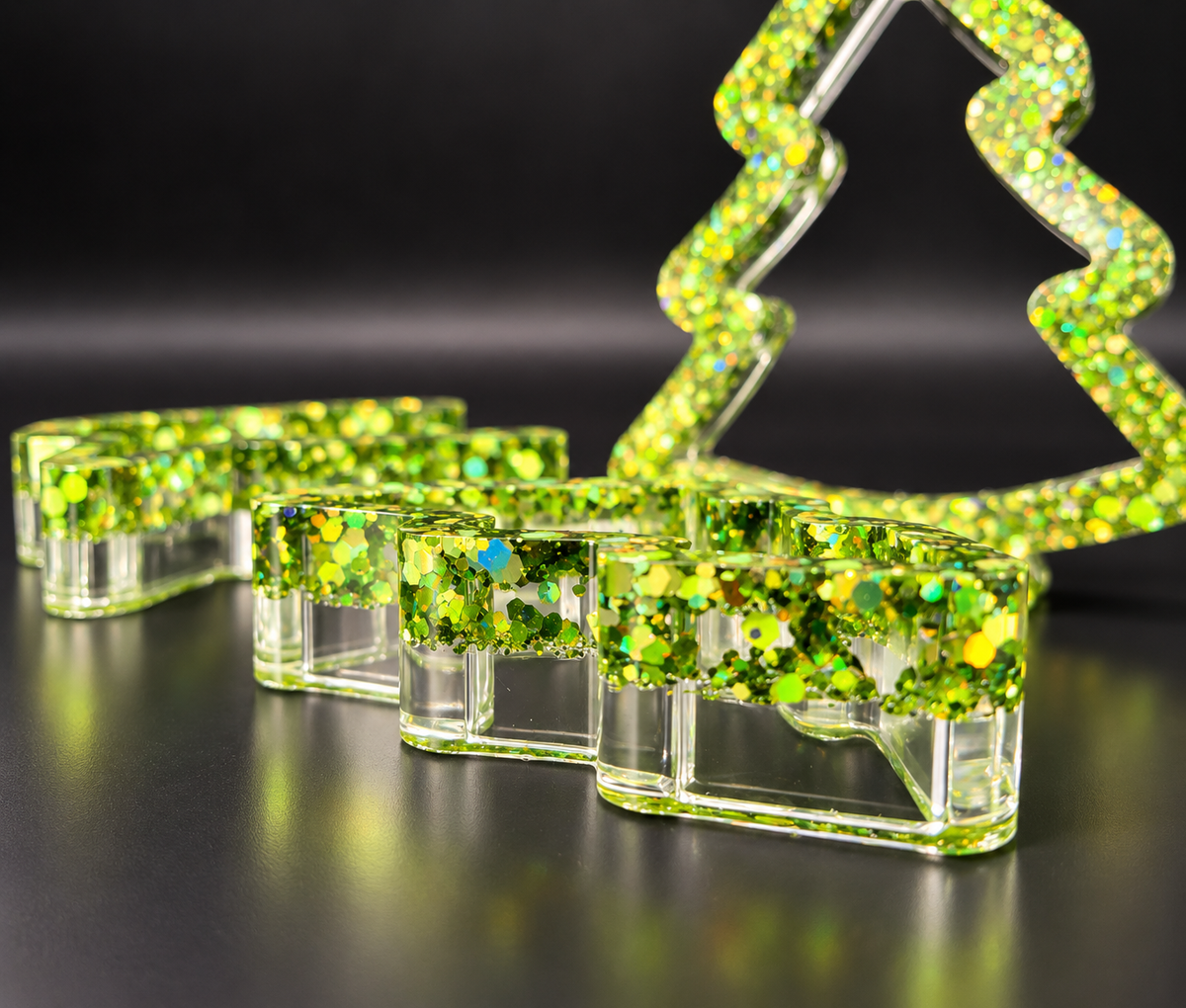 Deko Tannen 3er Set aus Epoxidharz mit holografischem Glitzer