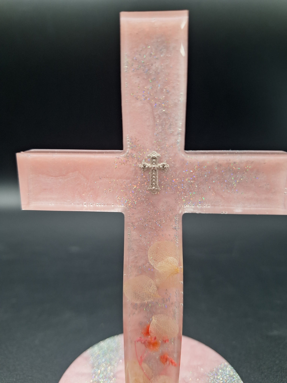 Personalisiertes Deko-Kreuz aus Epoxidharz | Rosa mit Trockenblumen & Glitzer 14 x 8 cm ✨