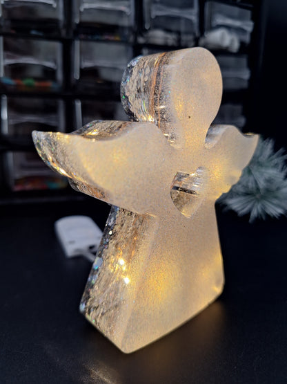 LED-Engel mit Herz aus Epoxidharz ✨