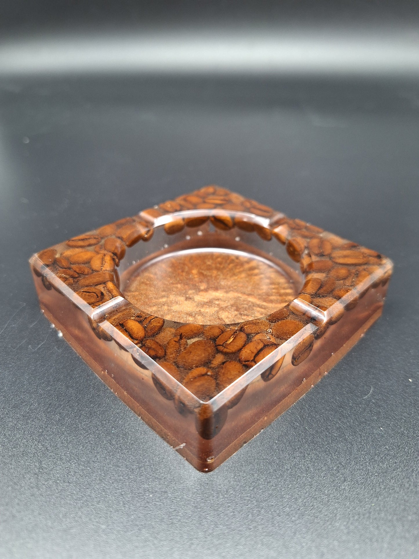 Aschenbecher aus Epoxidharz – bunt. stabil. einzigartig