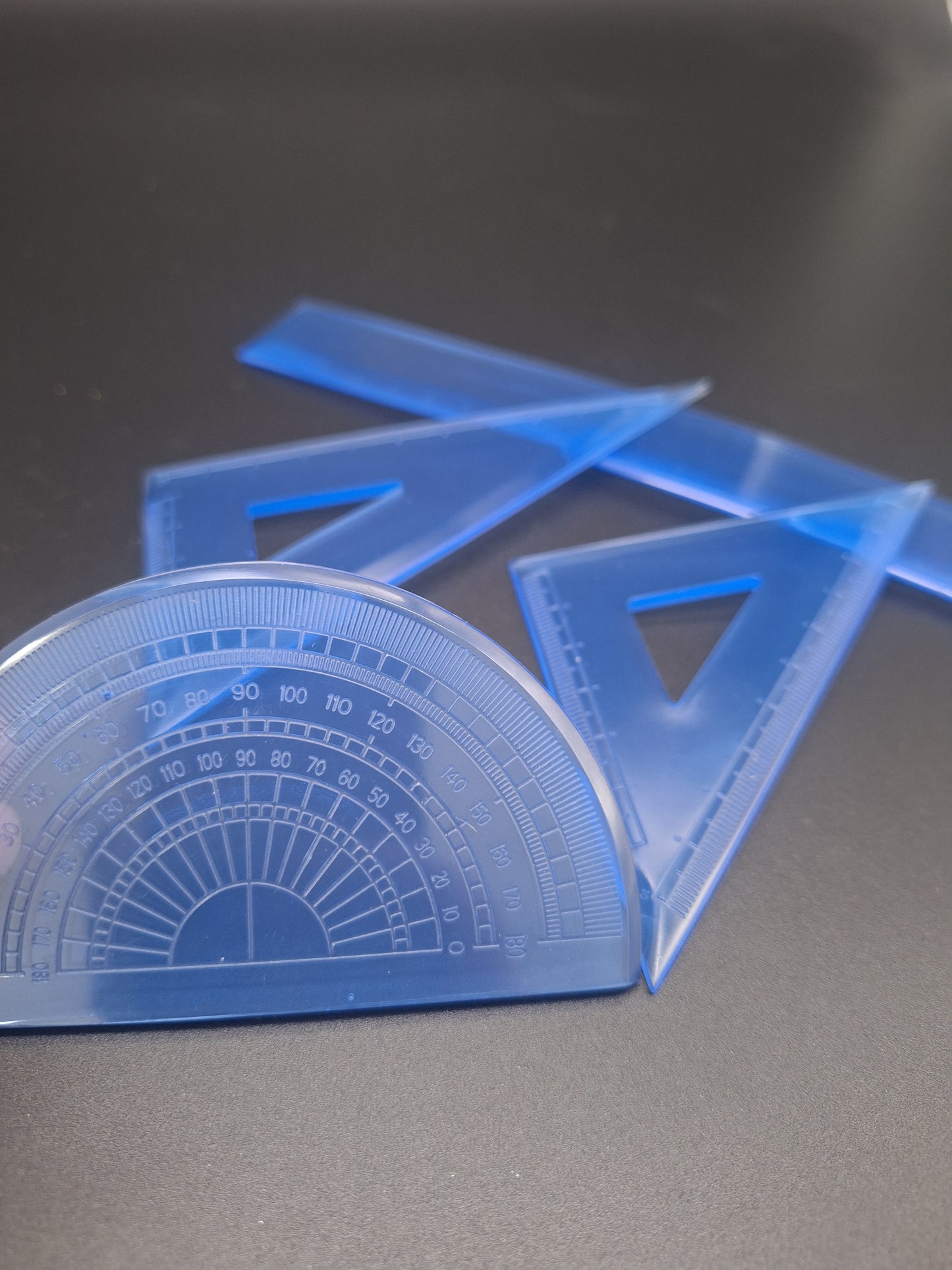 Handgegossenes Geometrie-Lineal-Set aus Epoxidharz