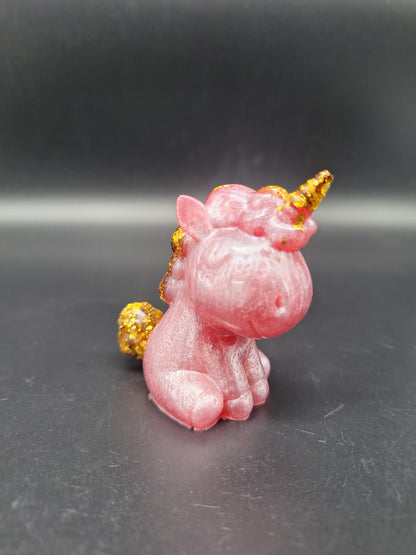 Einhorn aus Epoxidharz – Perlmut Weiß mit buntem Glitzer | 7 x 6 cm