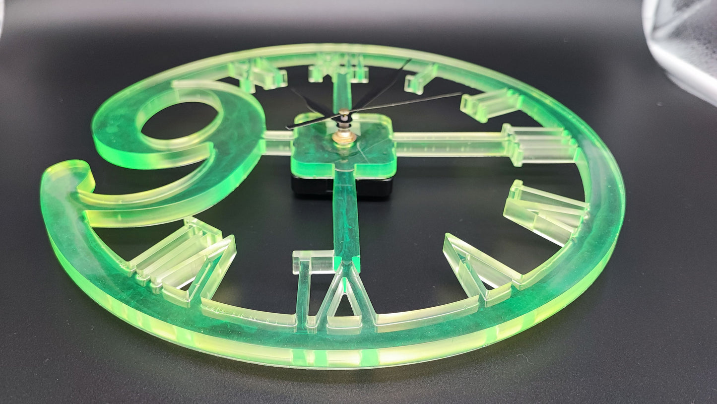 Design-Wanduhr mit römischen Ziffern – Stil trifft auf Zeitgefühl