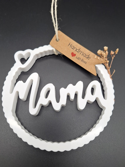 Dekoanhänger „Mama“ Handmade Herzkranz