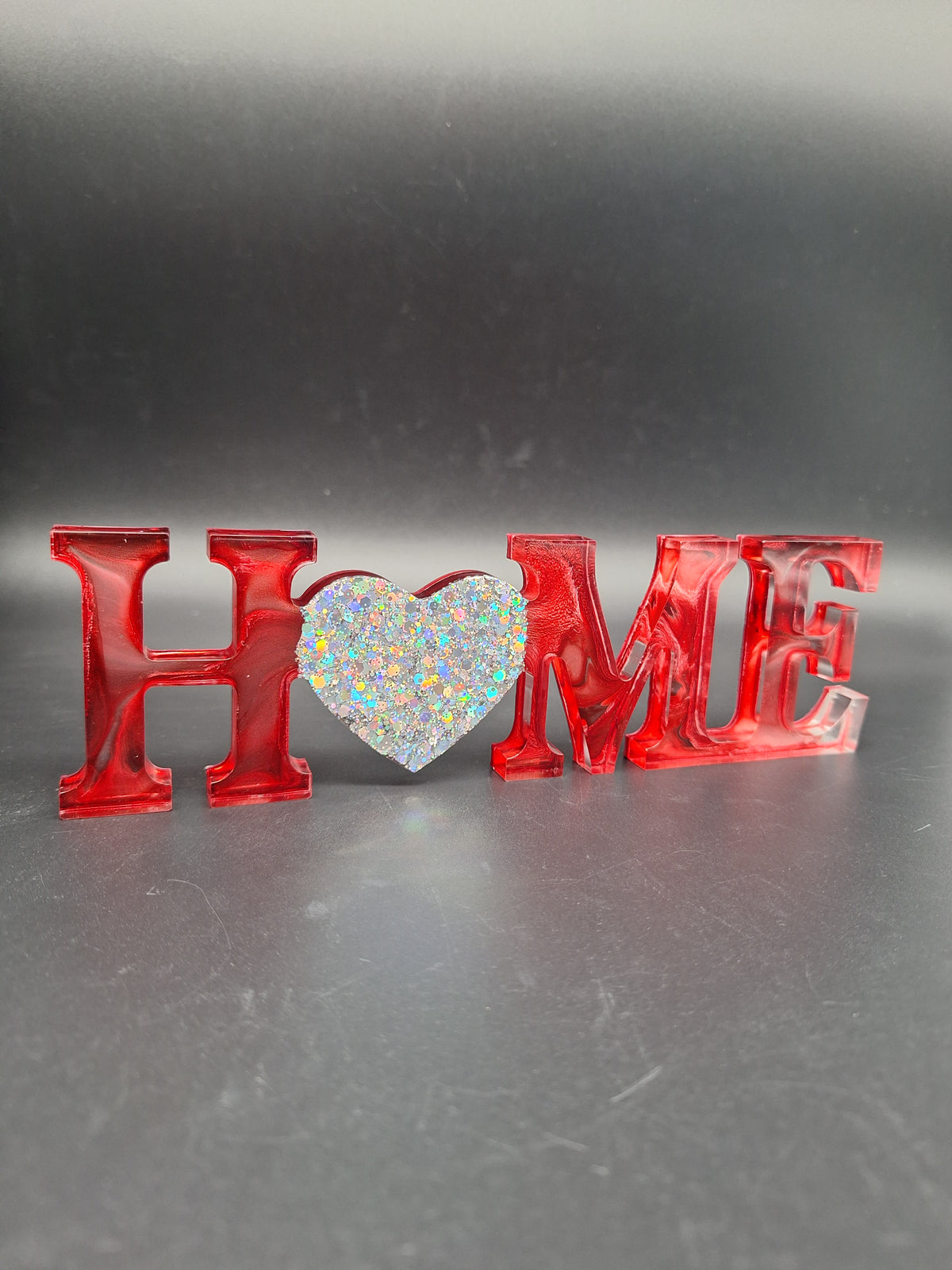 Epoxidharz Schriftzug „HOME“ mit holografischem Glitzer in Schwarz, 21 cm