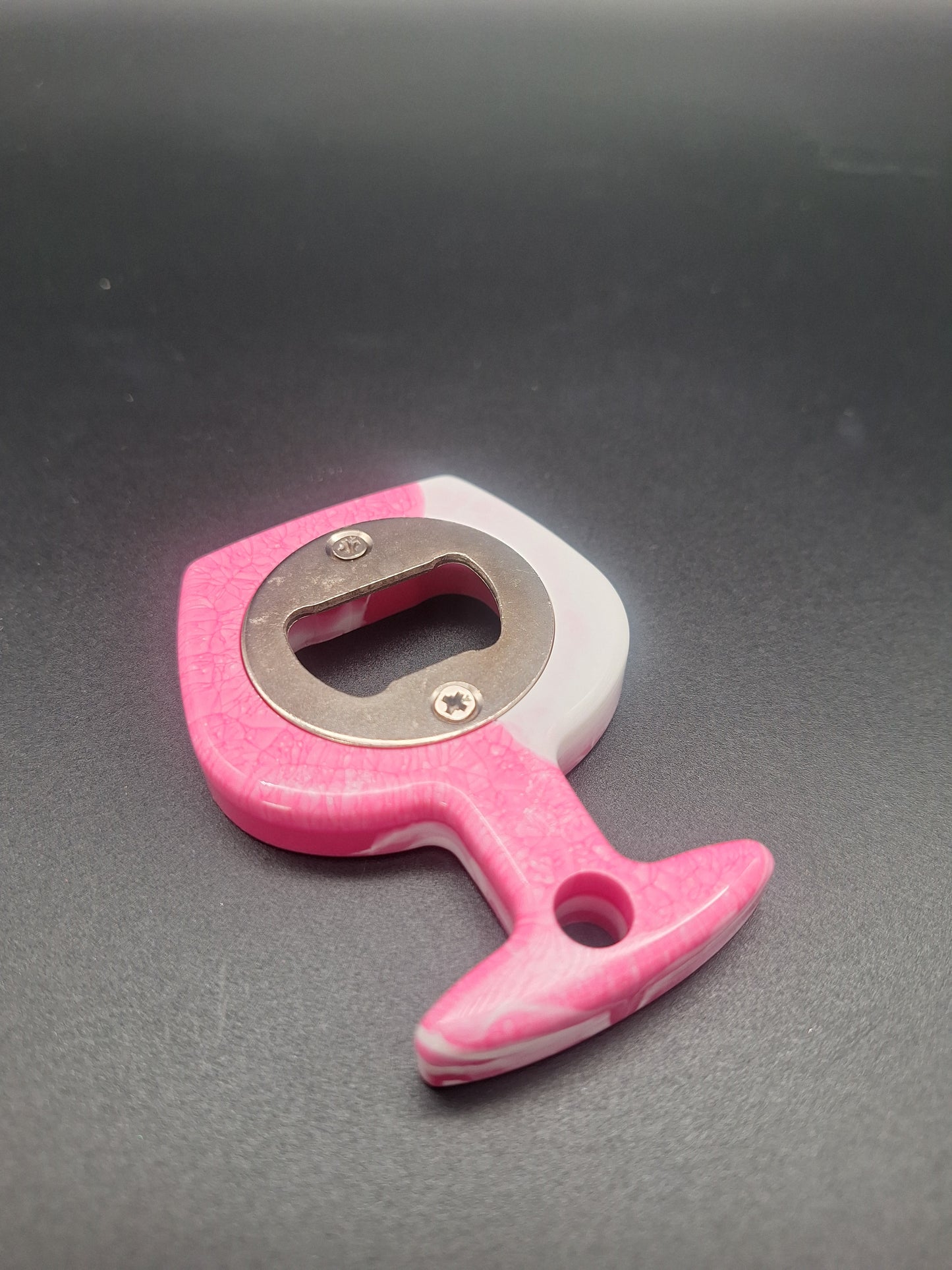 Flaschenöffner aus Epoxidharz – stylisch. handlich. immer einsatzbereit