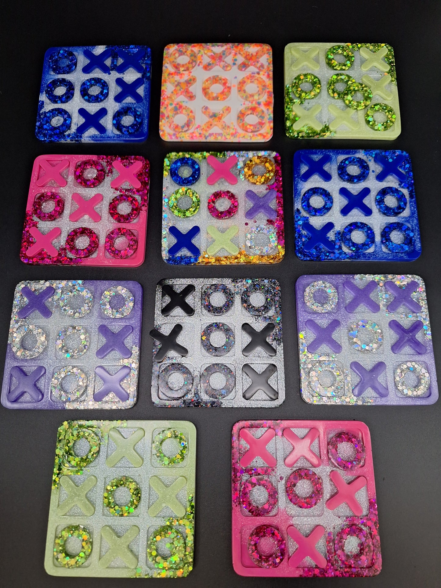 Tic Tac Toe aus Epoxidharz – Handgemachtes Reisespiel im Wunschdesign
