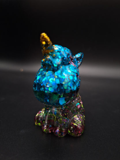 Einhorn aus Epoxidharz – Perlmut Weiß mit buntem Glitzer | 7 x 6 cm