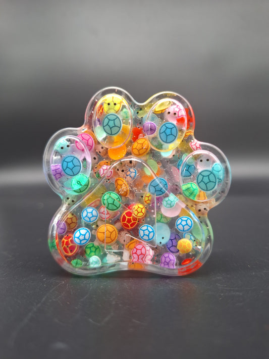 Personalisierte Epoxidharz Pfötchen mit Erinnerungsfiguren und Initiale