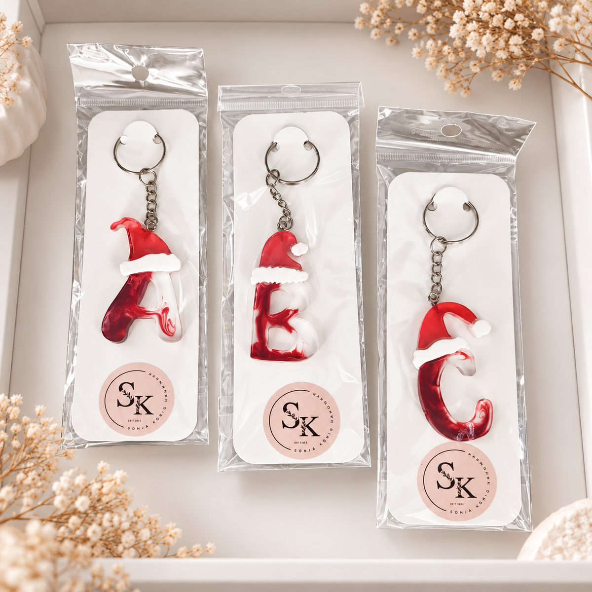 Weihnachtlicher Buchstabenanhänger aus Epoxidharz | Rot Transparent | A bis Z