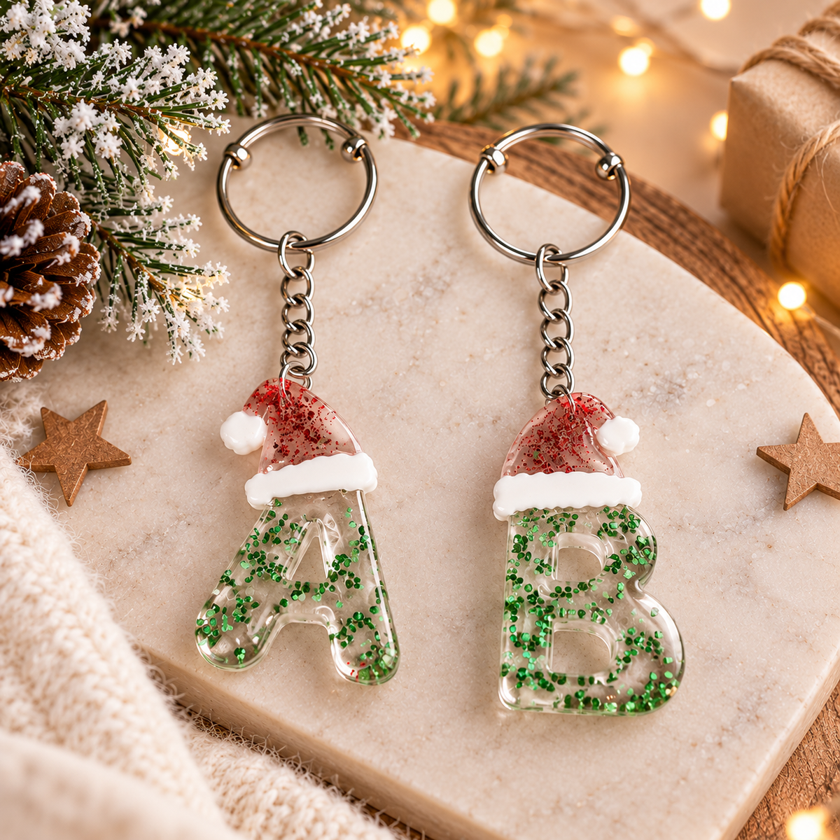 Weihnachtlicher Buchstabenanhänger aus Epoxidharz | Grün Transparent mit Glitzer | A bis Z
