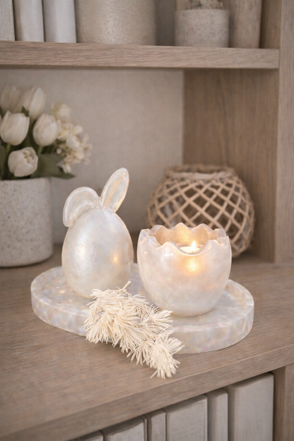 Hase & Osterei auf Tablett – stilvolle Osterdeko mit liebevollen Details