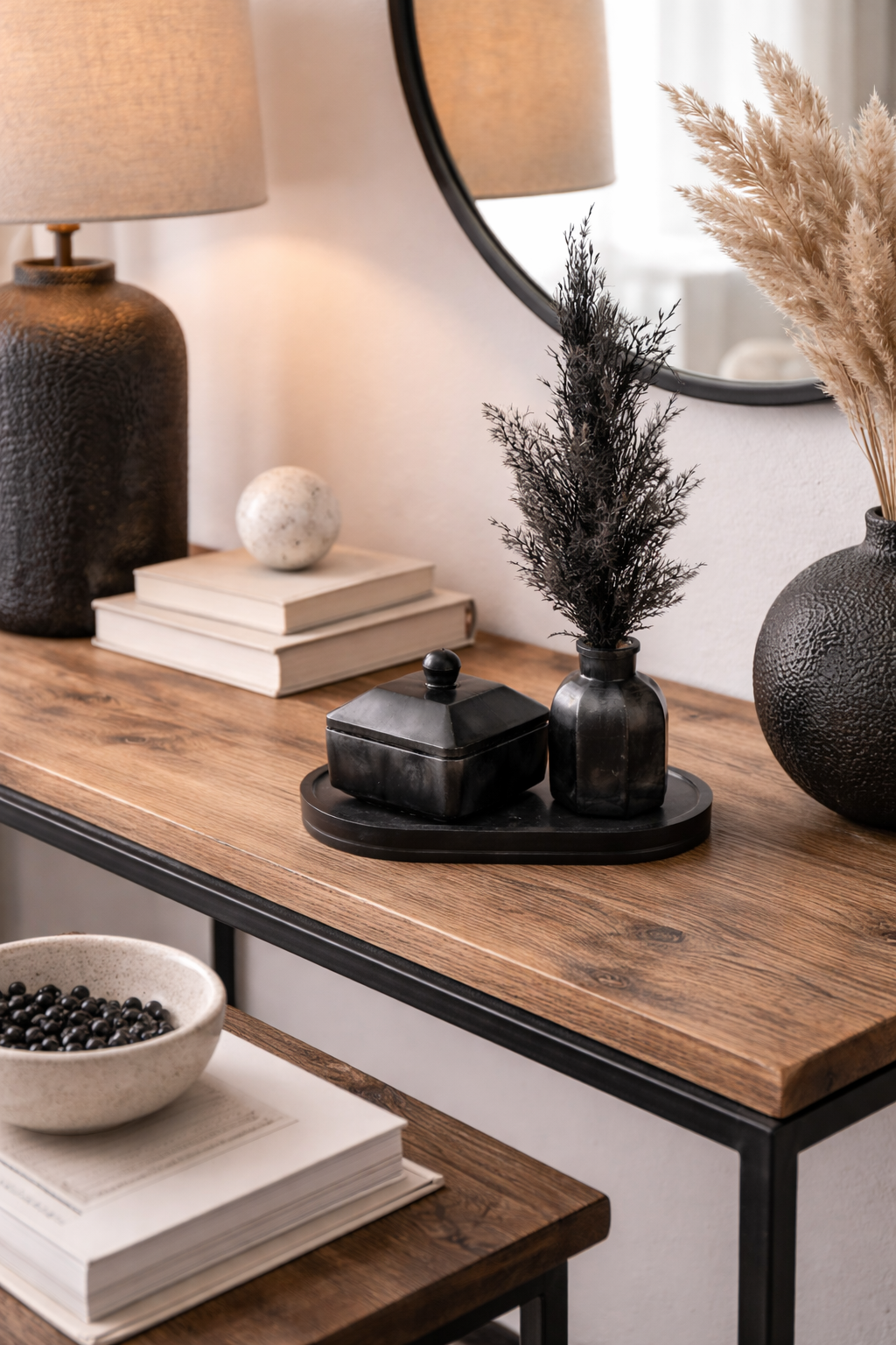 Schatulle & Blumenständer mit Tablett – Dekoration trifft Funktionalität